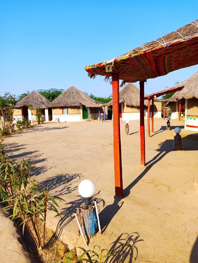 Kutir Craft Village Resort Bherandiāla Екстериор снимка