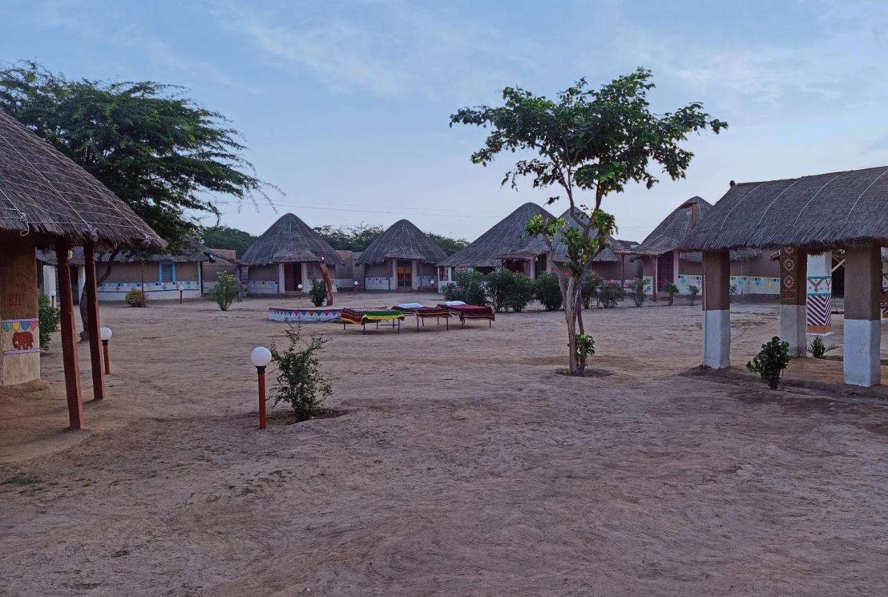 Kutir Craft Village Resort Bherandiāla Екстериор снимка