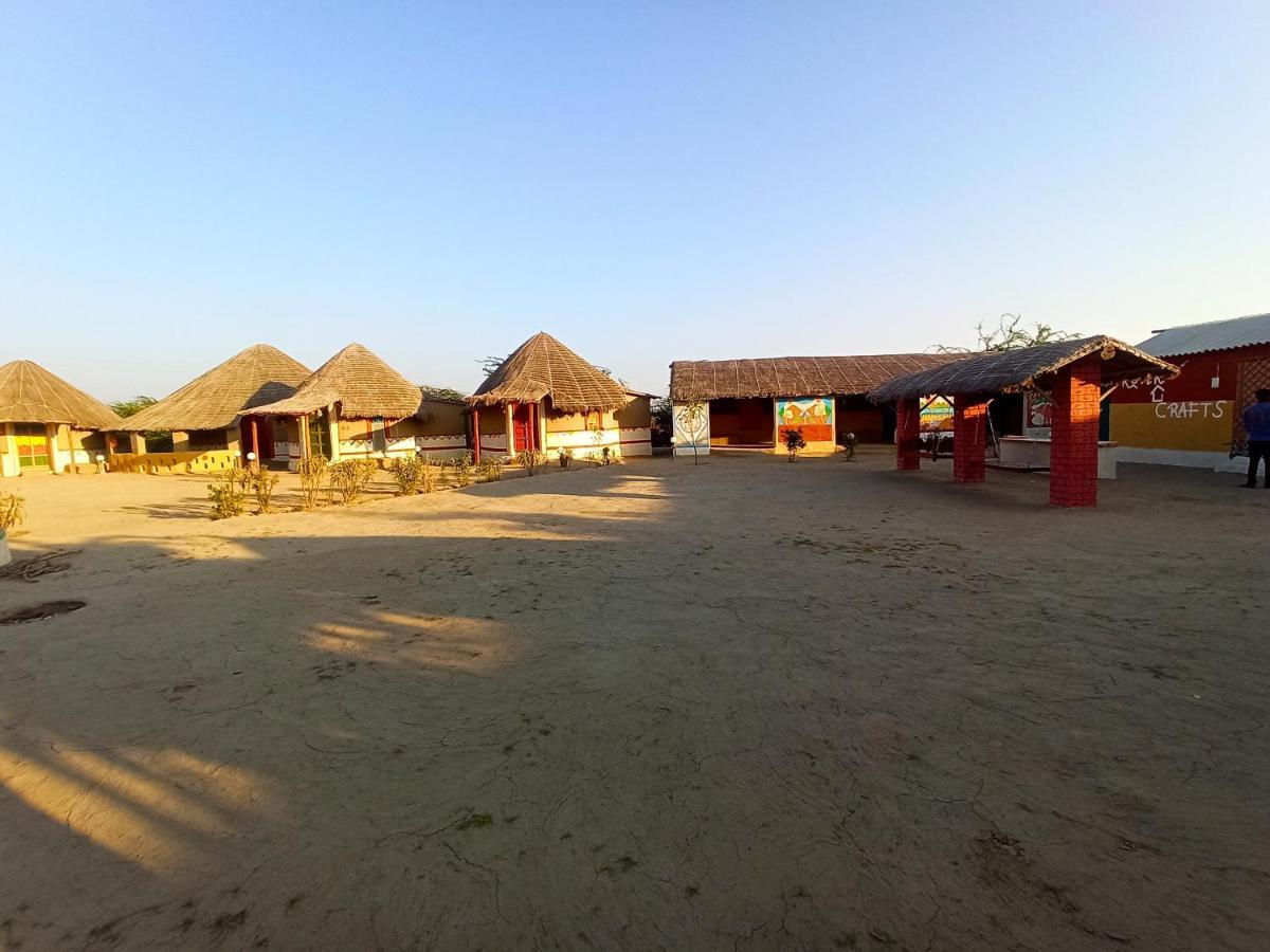 Kutir Craft Village Resort Bherandiāla Екстериор снимка