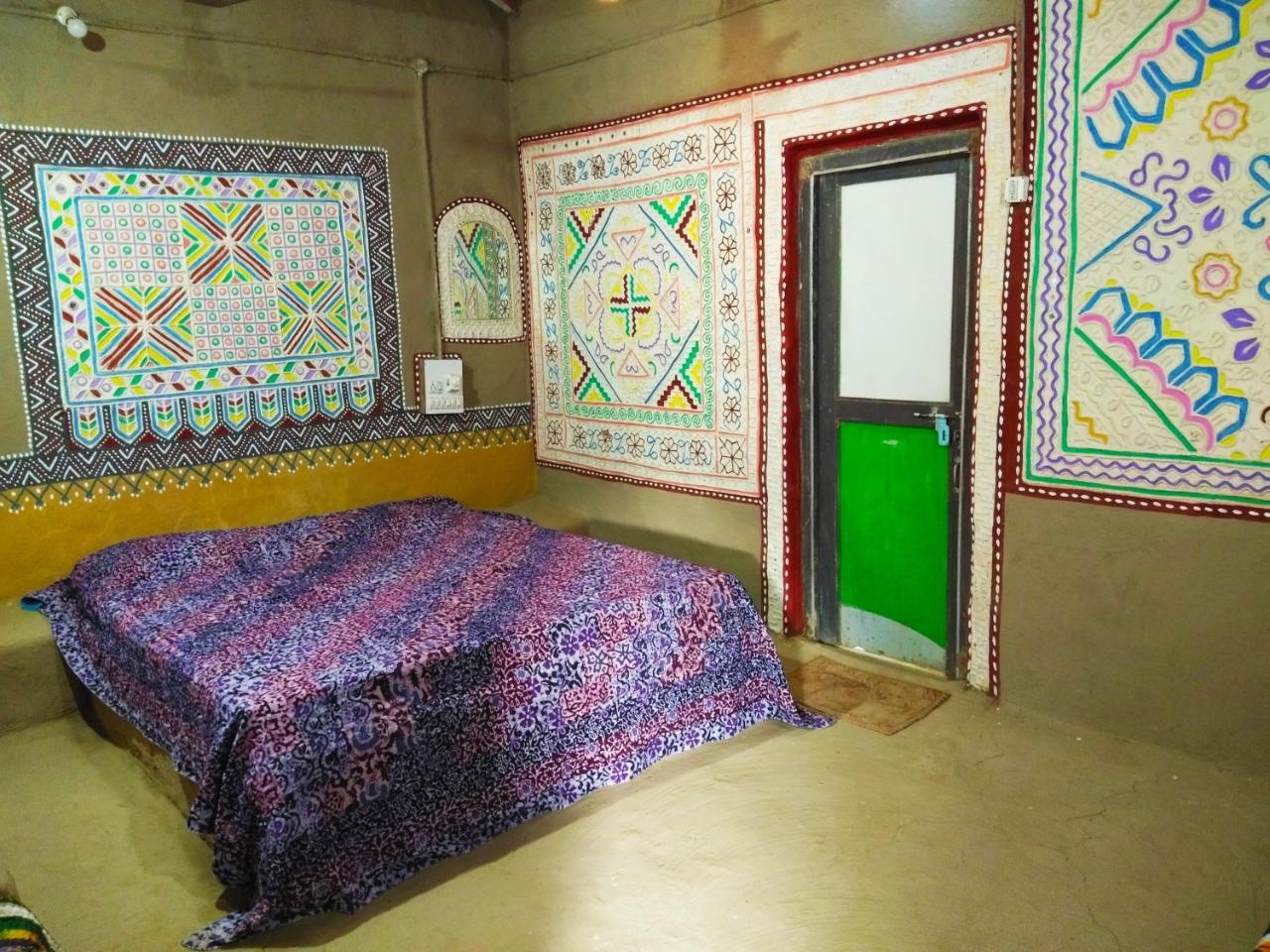 Kutir Craft Village Resort Bherandiāla Екстериор снимка