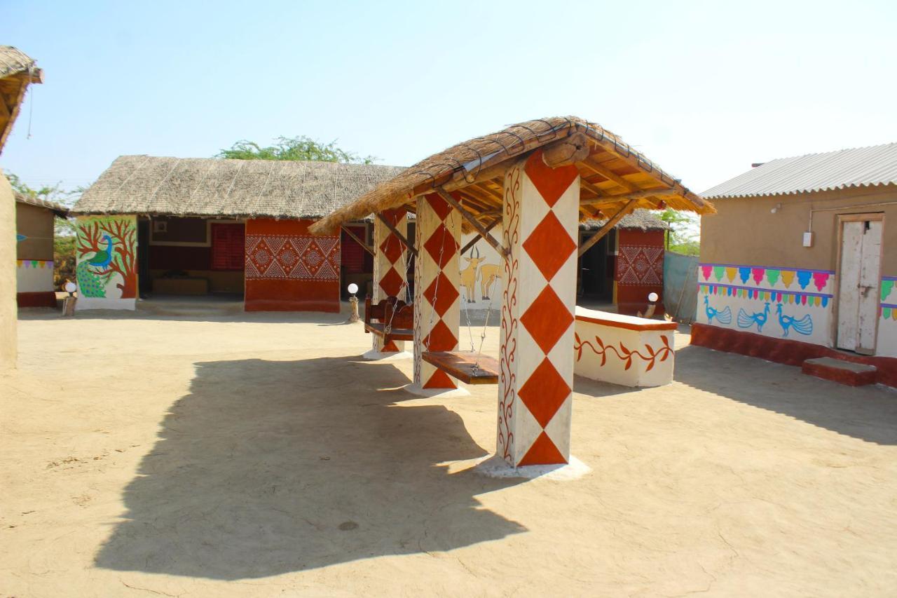 Kutir Craft Village Resort Bherandiāla Екстериор снимка