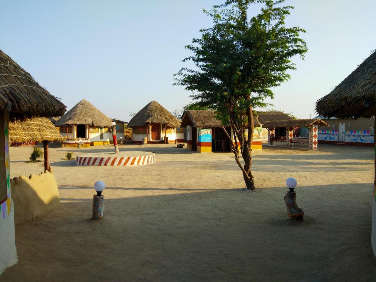 Kutir Craft Village Resort Bherandiāla Екстериор снимка