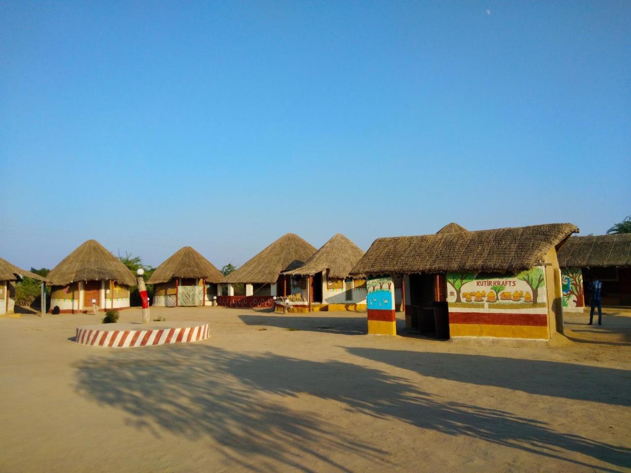 Kutir Craft Village Resort Bherandiāla Екстериор снимка